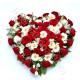 Cuore di Rose rosse e Fiori bianchi